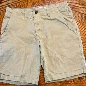 Men’s khaki shorts